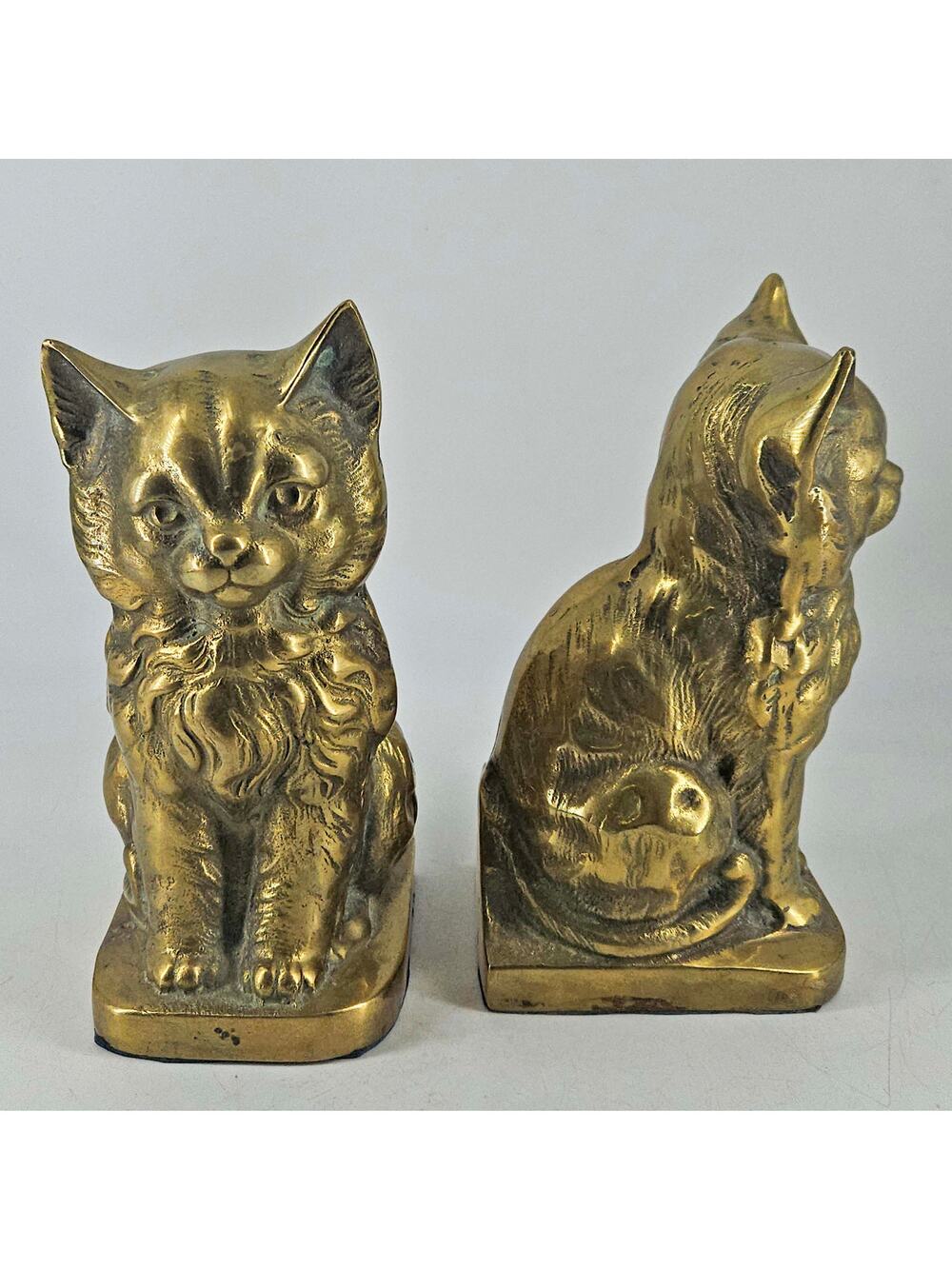 Vintage pair of heavy brass kitty cat bookends kitten cats